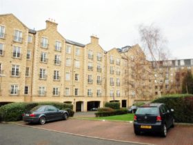 3 bedroom Flat to re...